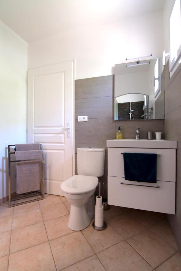 Villa Louanne Пертюі Екстер'єр фото